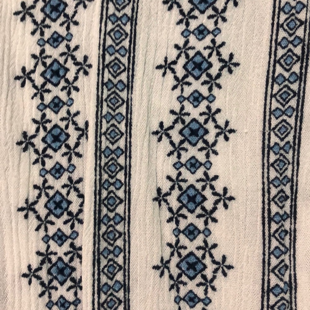 Top - Picture 2 of 2